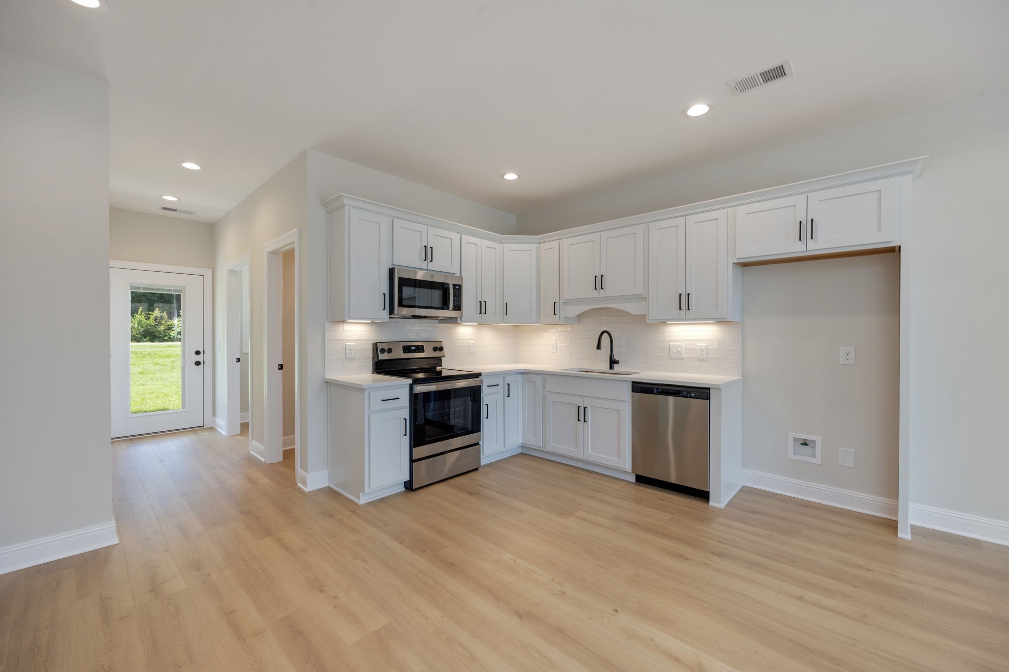 2011 Rylee Way Greenbrier, TN 37073 - Photo 7 of 24 Gallery Image 7