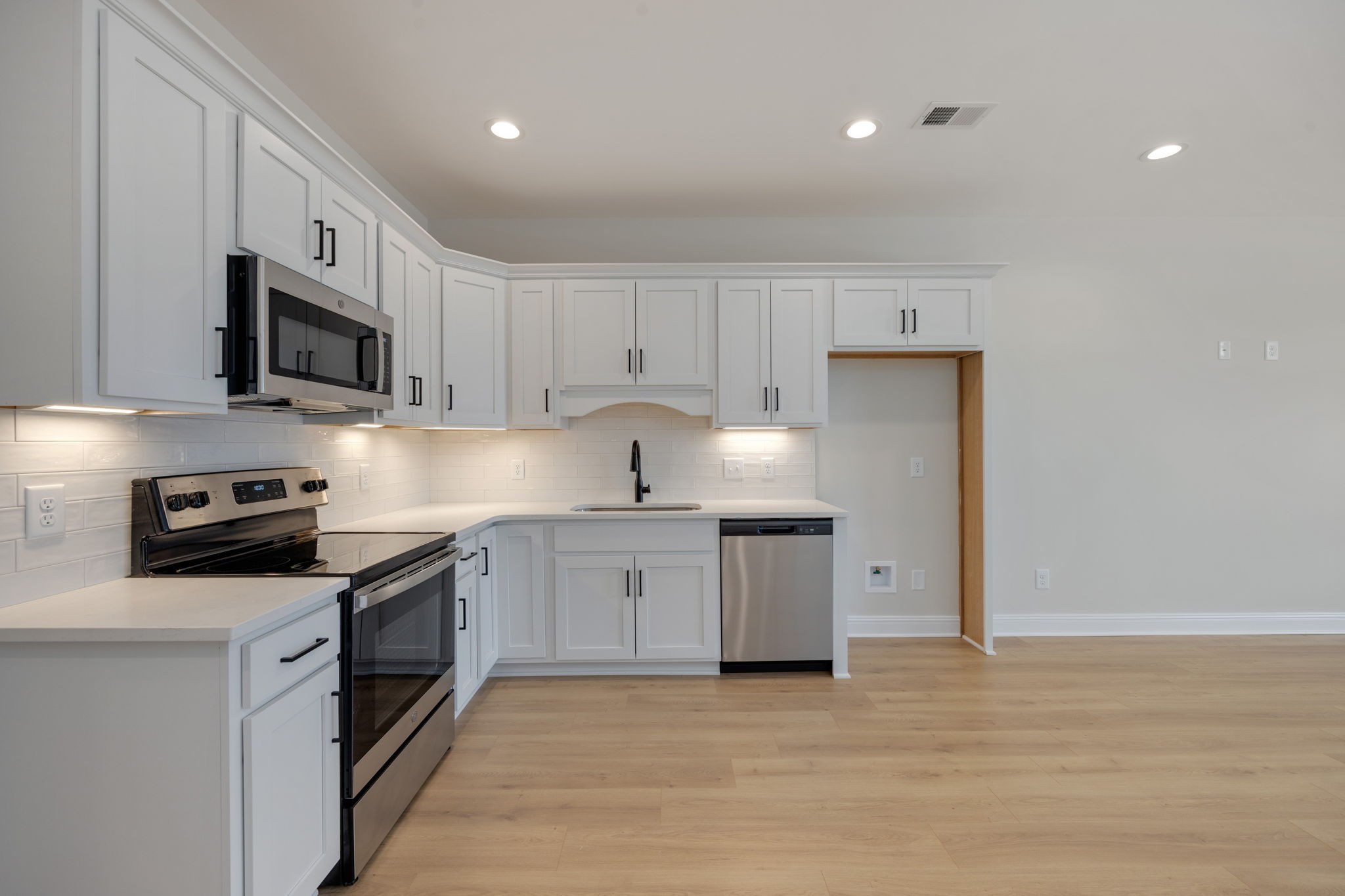 2011 Rylee Way Greenbrier, TN 37073 - Photo 8 of 24 Gallery Image 8