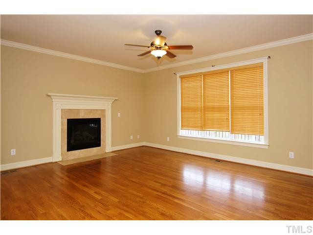 11524 Azari Court Raleigh, NC 27614 - Photo 3 of 23 Living Room