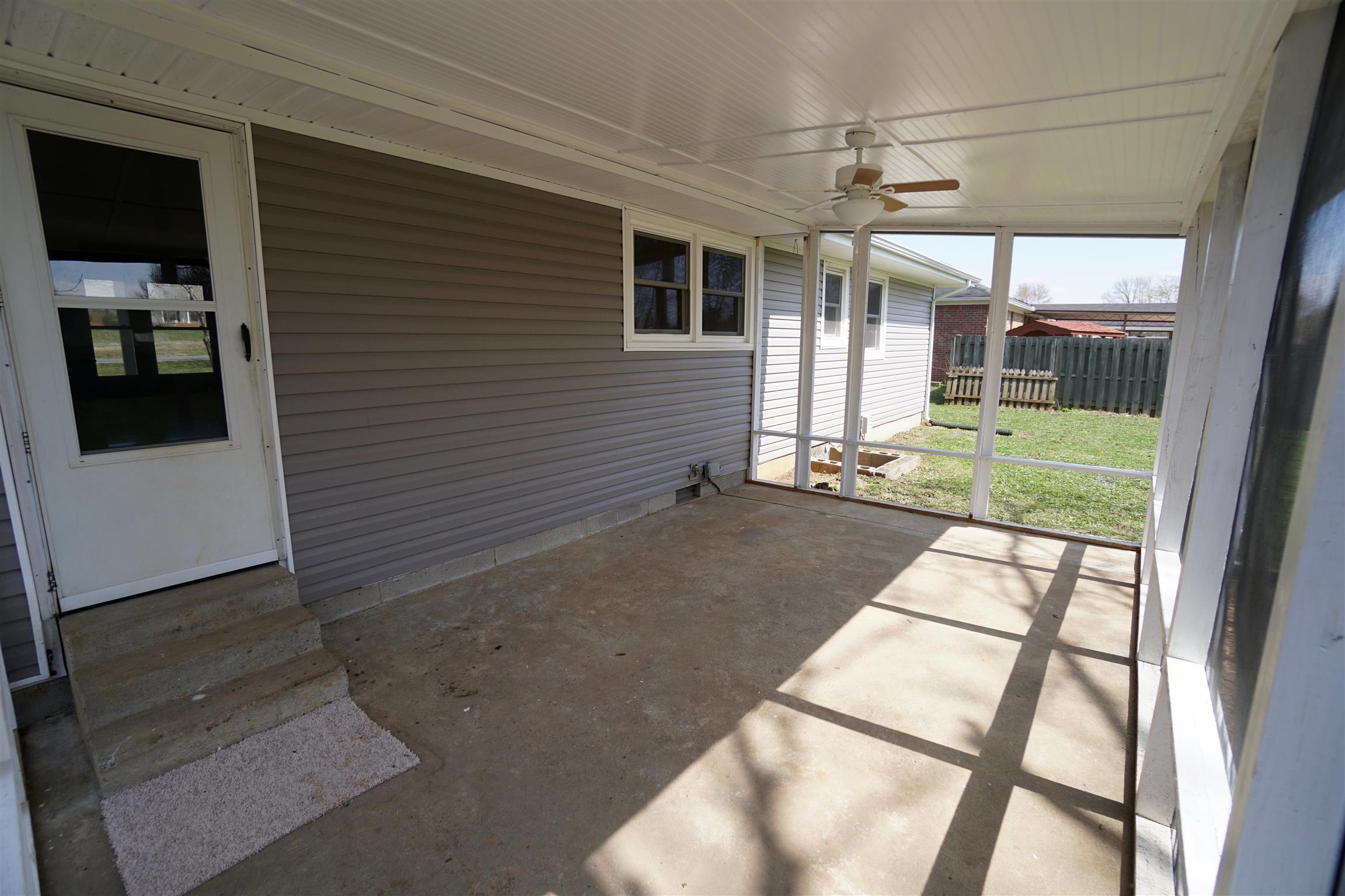 861 Alford Road Murfreesboro, TN 37129 - Photo 15 of 21 Screened in patio