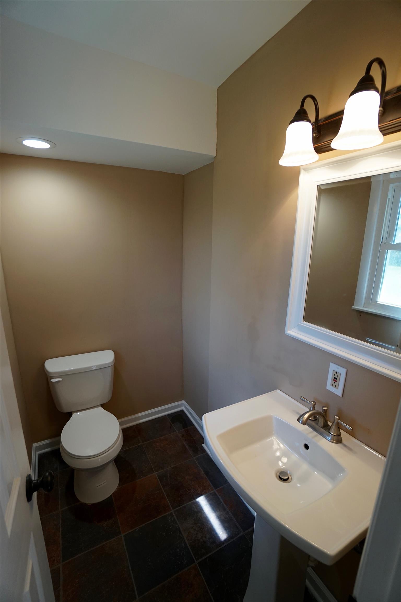 861 Alford Road Murfreesboro, TN 37129 - Photo 8 of 21 Half bath