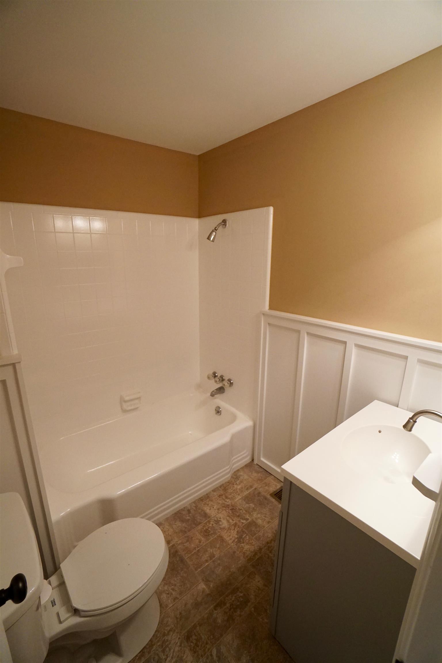 861 Alford Road Murfreesboro, TN 37129 - Photo 10 of 21 Guest bathroom