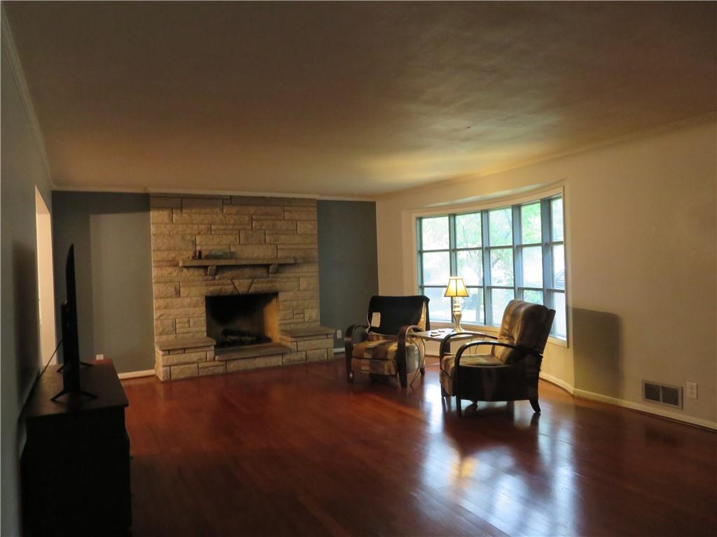 807 Longfellow Road Anderson, IN 46011 - Photo 3 of 34 Gallery Image 3