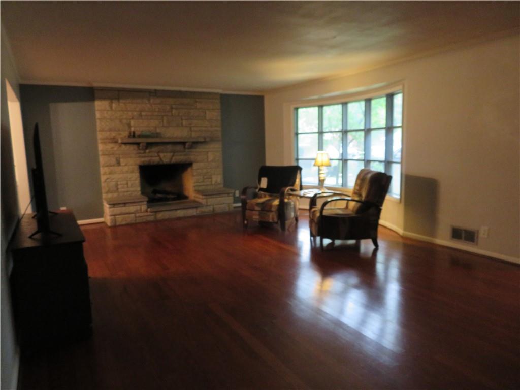 807 Longfellow Road Anderson, IN 46011 - Photo 4 of 34 Gallery Image 4