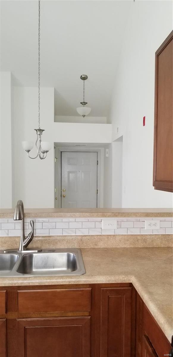 9736 Crayford Road, Unit 6F St. Louis, MO 63123 - Photo 3 of 28 Gallery Image 3