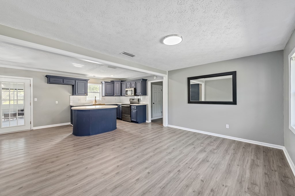 553 Iris Road Dothan, AL 36301 - Photo 3 of 38 Gallery Image 3