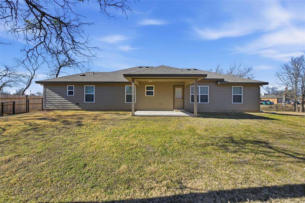 37 Buckskin Loop Belton, TX 76513 - Photo 24 of 25 a front view of a house with a yard