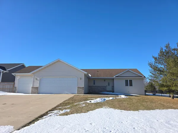 $285,000 | 45 Rolling Hills Drive, Elgin, MN 55932