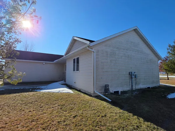 $285,000 | 45 Rolling Hills Drive, Elgin, MN 55932