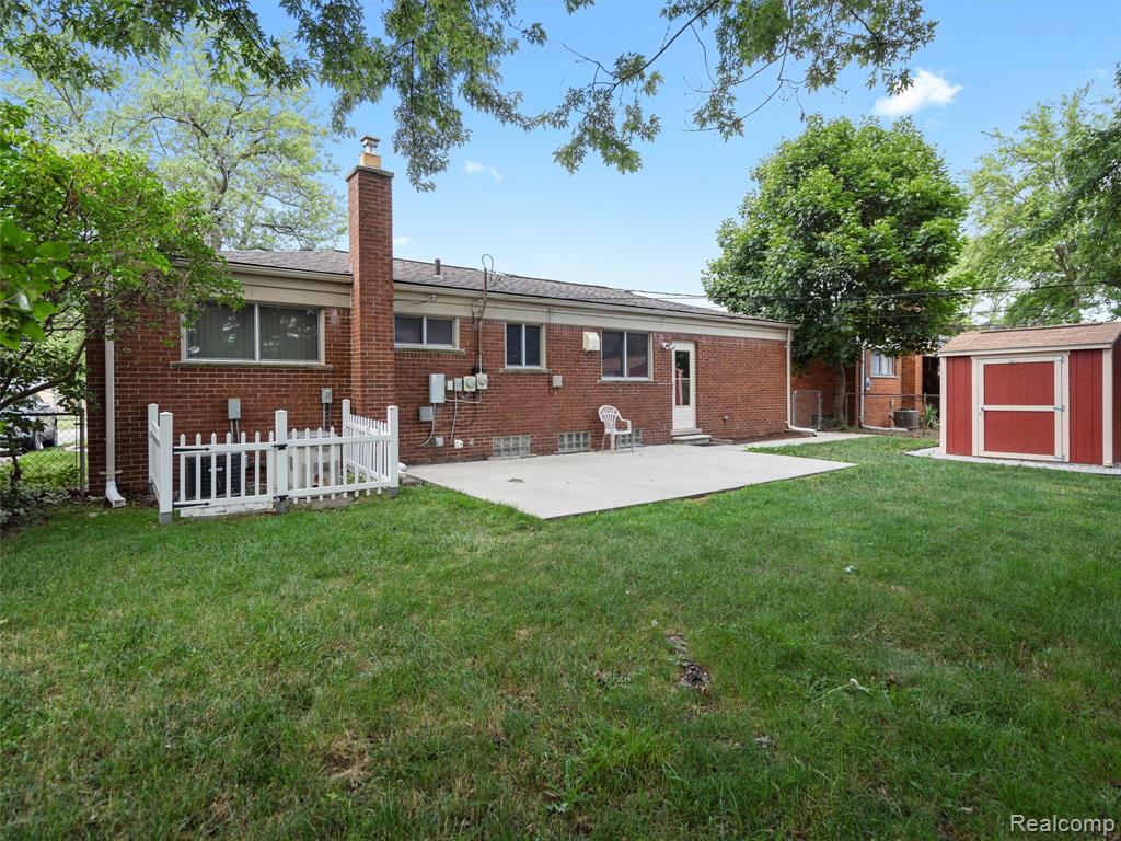 32360 Kelly Road Roseville, MI 48066 - Photo 38 of 43