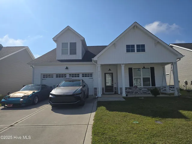 $500,000 | 2165 Blue Bonnet Circle, Castle Hayne, NC 28429