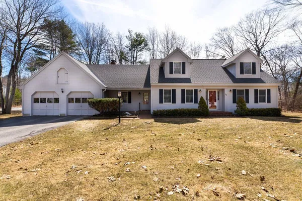 $819,000 | 10 Beech Drive, Brunswick, ME 04011