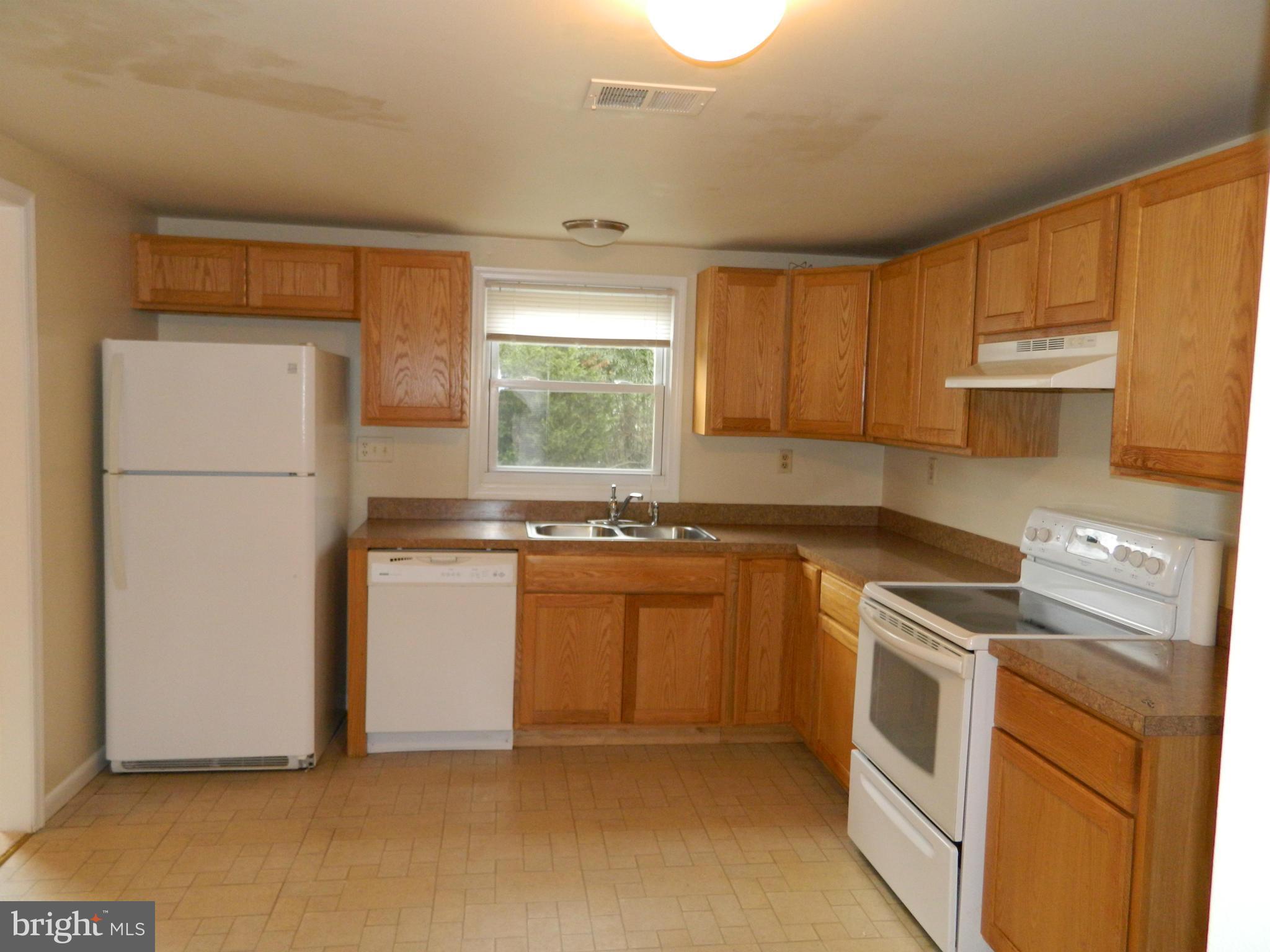 1001 Springhill Way Gambrills, MD 21054 - Photo 4 of 26 Open Kitchen