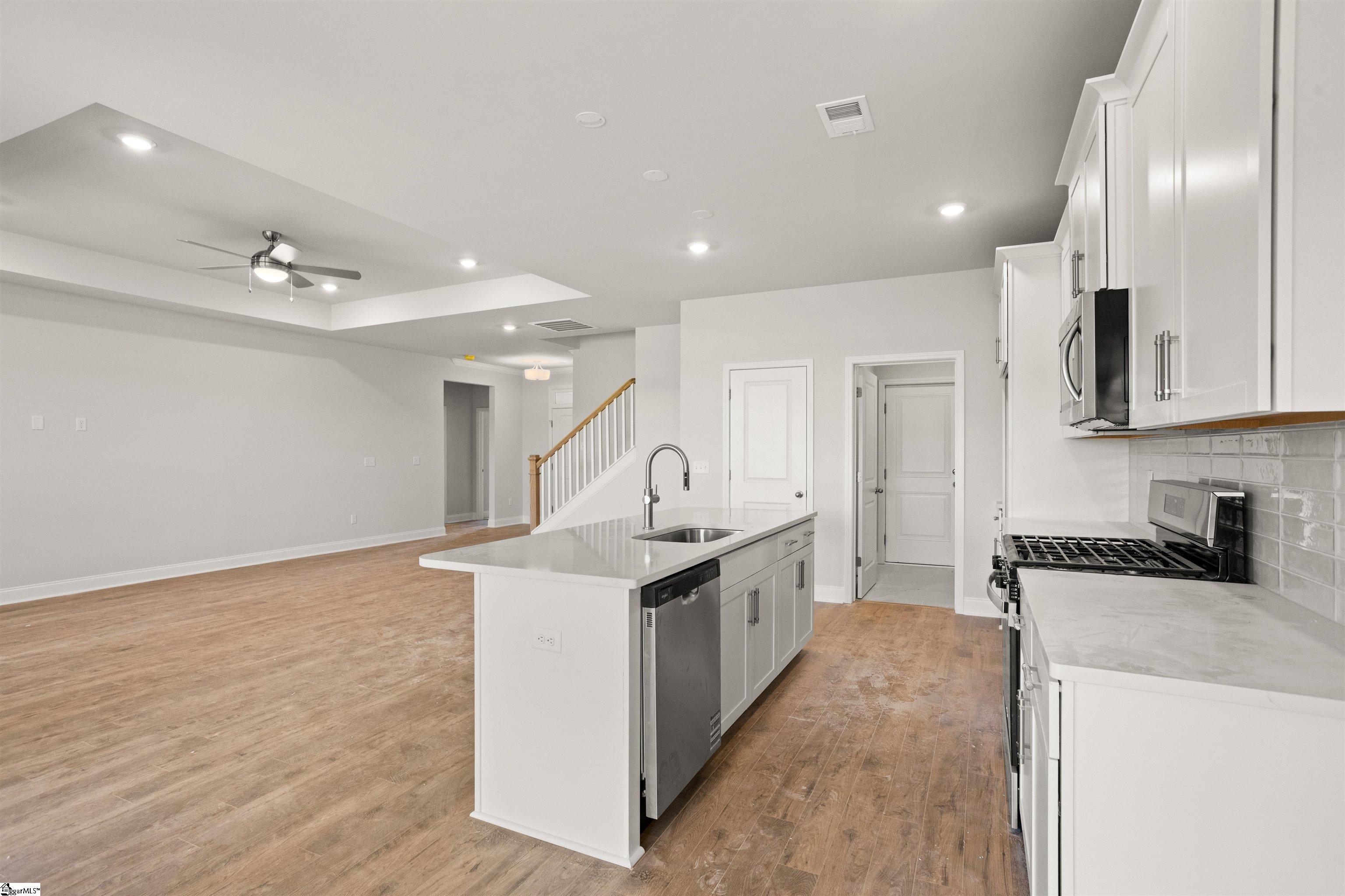 554 Hydrangea Street Seneca, SC 29678 - Photo 8 of 29
