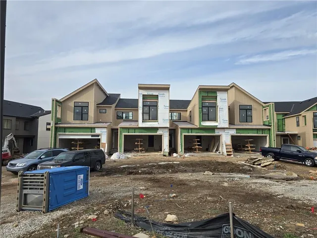 $612,000 | 9309 Aminda Street, Lenexa, KS 66227