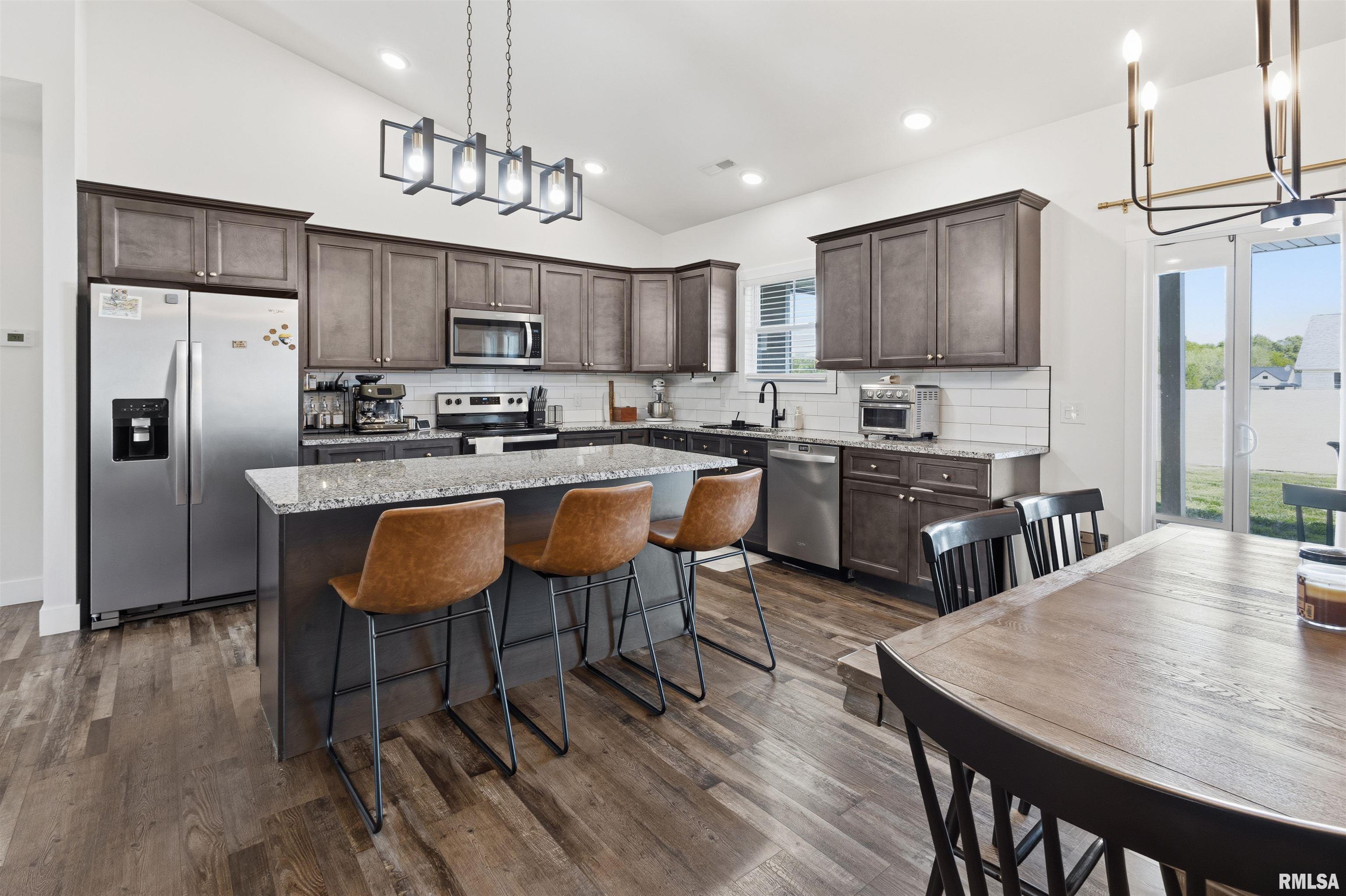 880 Sycamore Road Carbondale, IL 62901 - Photo 11 of 34 Gallery Image 11