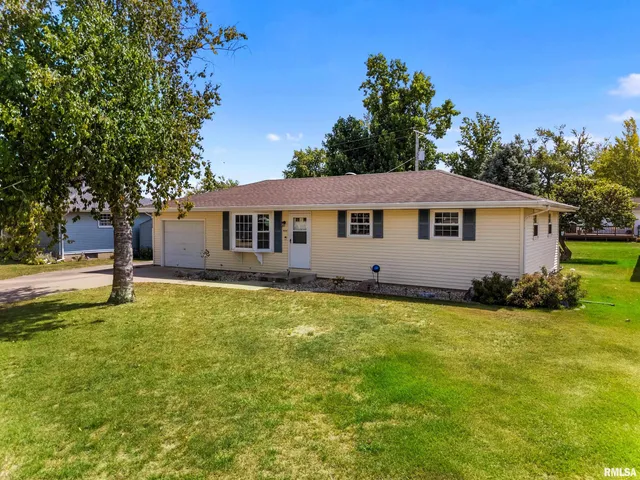 $175,000 | 5604 East Crews Avenue, Chillicothe, IL 61523