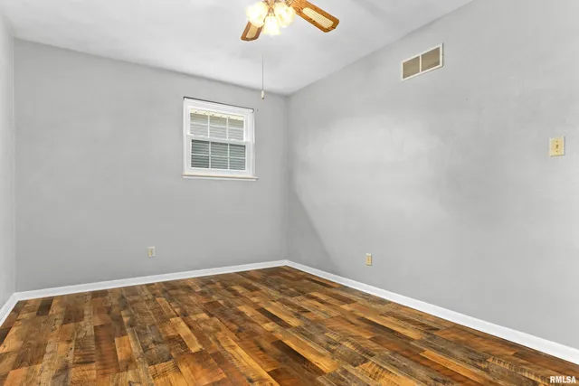 $175,000 | 5604 East Crews Avenue, Chillicothe, IL 61523