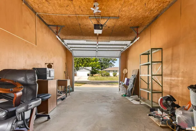 $175,000 | 5604 East Crews Avenue, Chillicothe, IL 61523