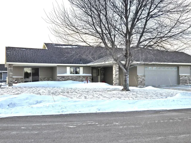 $359,900 | 1907 Upper Trentwood Circle Northeast, Willmar, MN 56201