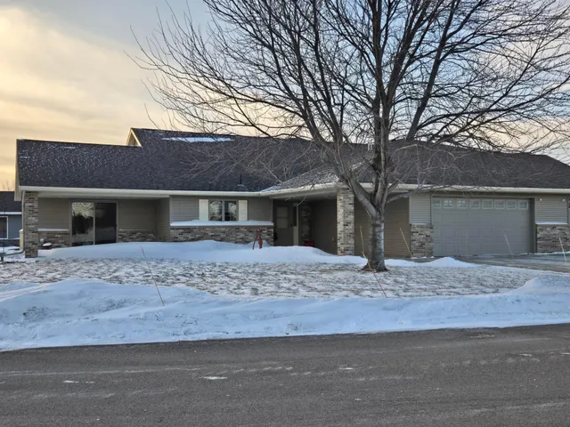 $359,900 | 1907 Upper Trentwood Circle Northeast, Willmar, MN 56201