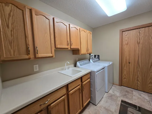 $359,900 | 1907 Upper Trentwood Circle Northeast, Willmar, MN 56201