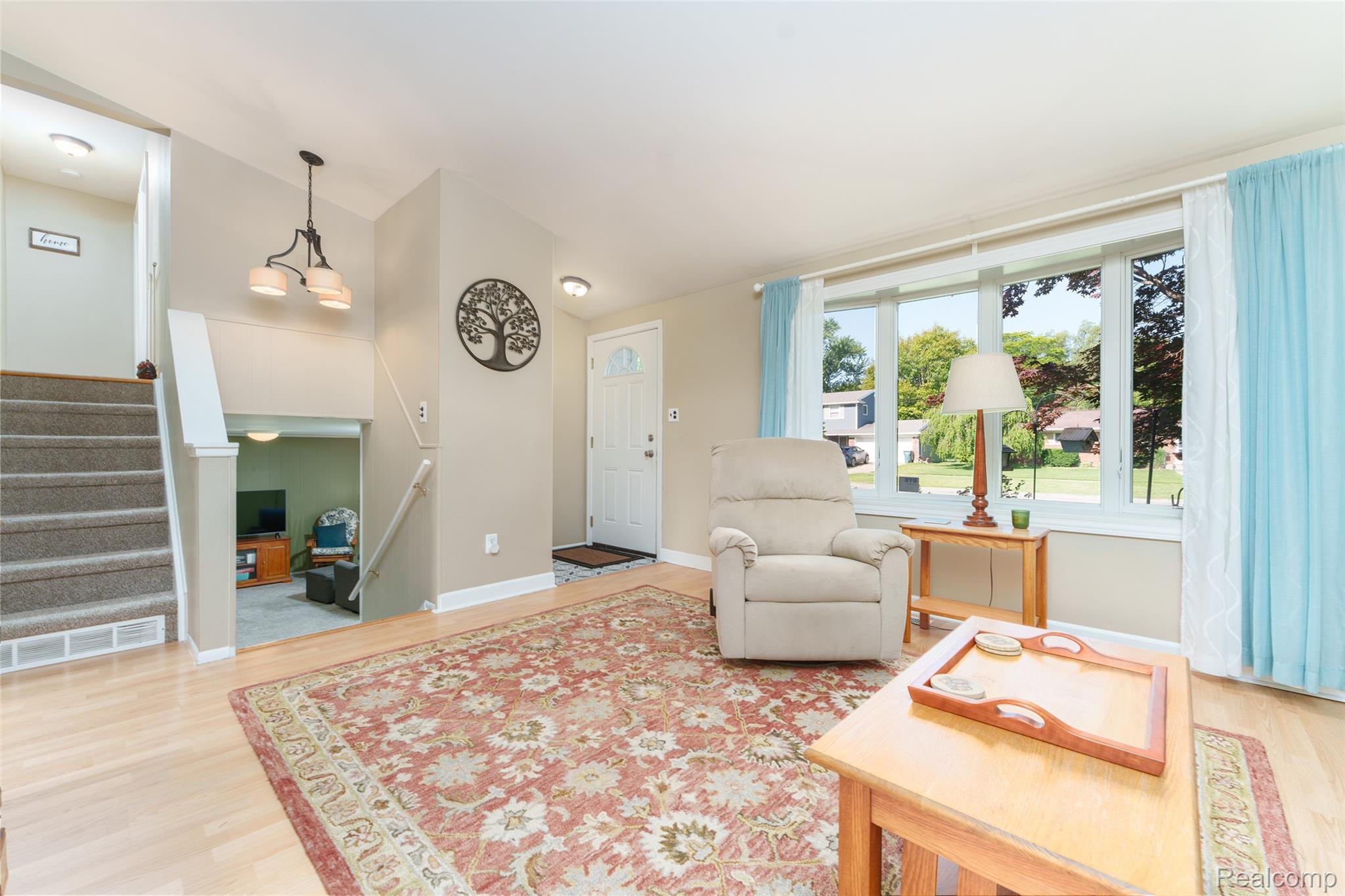 11860 Riverside Drive Plymouth, MI 48170 - Photo 4 of 25 Looking towards the front door.