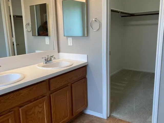 $2,000 | 14139 Concord Meadow Lane, Houston, TX 77047