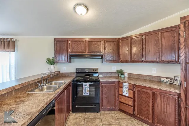 $189,900 | 4121 Fm 3326 Street East, Hawley, TX 79525