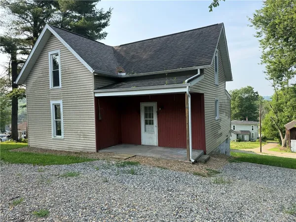 $74,900 | 135 Mound Street, Sherrodsville, OH 44675