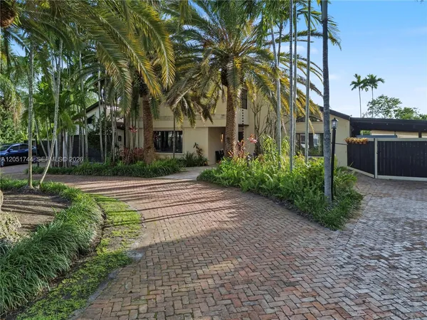 $1,200,033 | 9720 East Calusa Club Drive, Miami, FL 33186