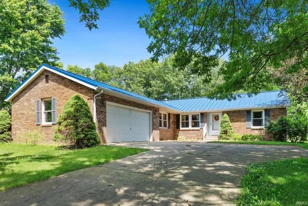$299,900 | 3394 North Old Farm Road, Warsaw, IN 46582