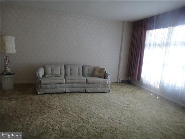 8961 Ashton Road Philadelphia, PA 19136 - Photo 2 of 12 Gallery Image 2