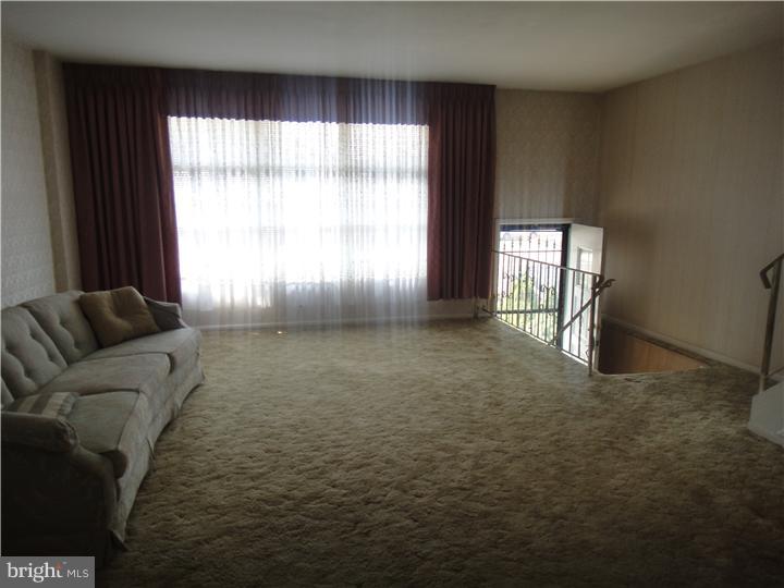 8961 Ashton Road Philadelphia, PA 19136 - Photo 3 of 12 Gallery Image 3