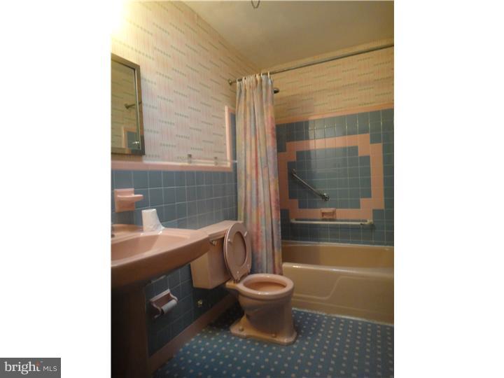 8961 Ashton Road Philadelphia, PA 19136 - Photo 10 of 12 Gallery Image 10
