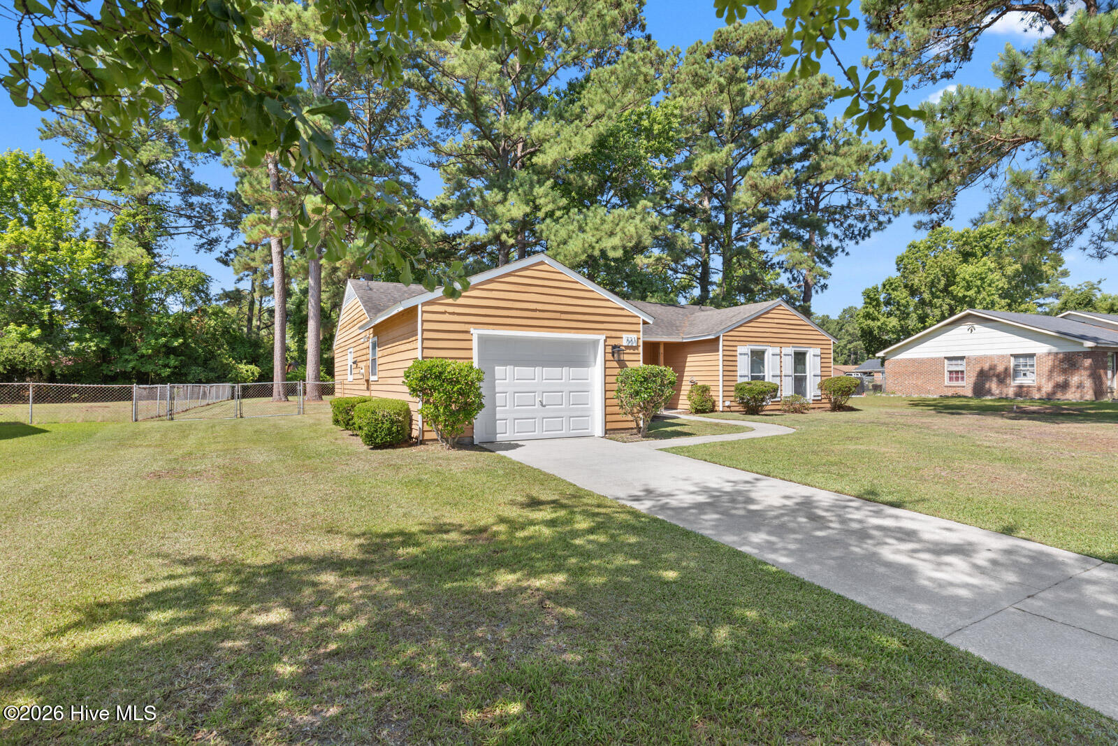721 Shadowridge Road Jacksonville, NC 28546 - Photo 2 of 31