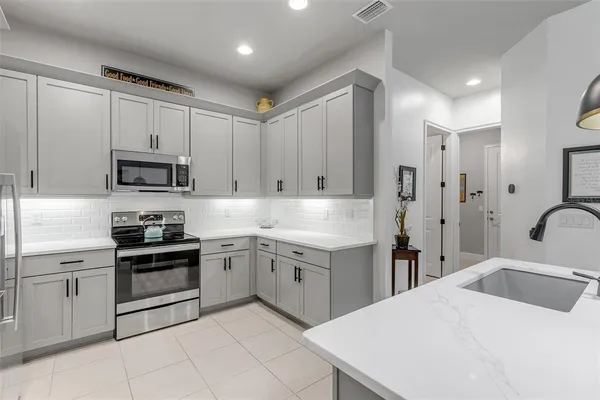 $428,000 | 13 Newhaven Lane, Ormond Beach, FL 32174