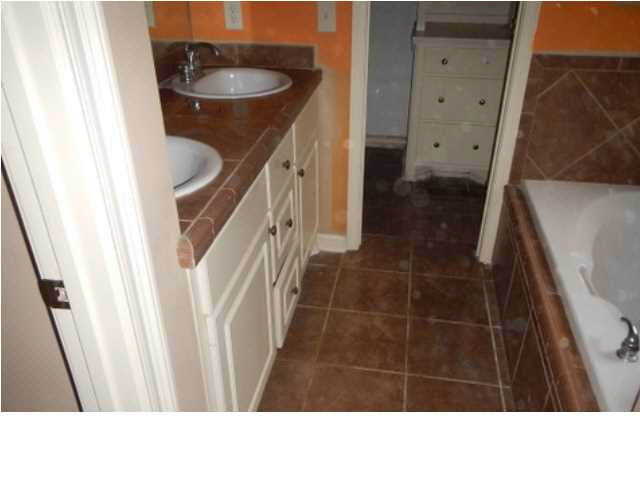 416 Lake Dockery Road Byram, MS 39272 - Photo 9 of 10 Bathroom