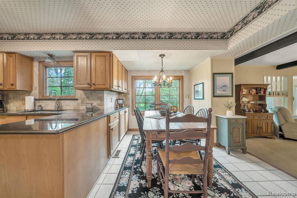 29958 Barwell Road Farmington Hills, MI 48334 - Photo 17 of 48
