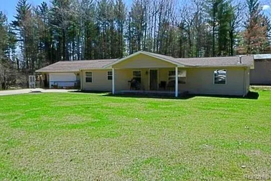 $215,500 | 1820 Onondaga Trail, West Branch, MI 48661