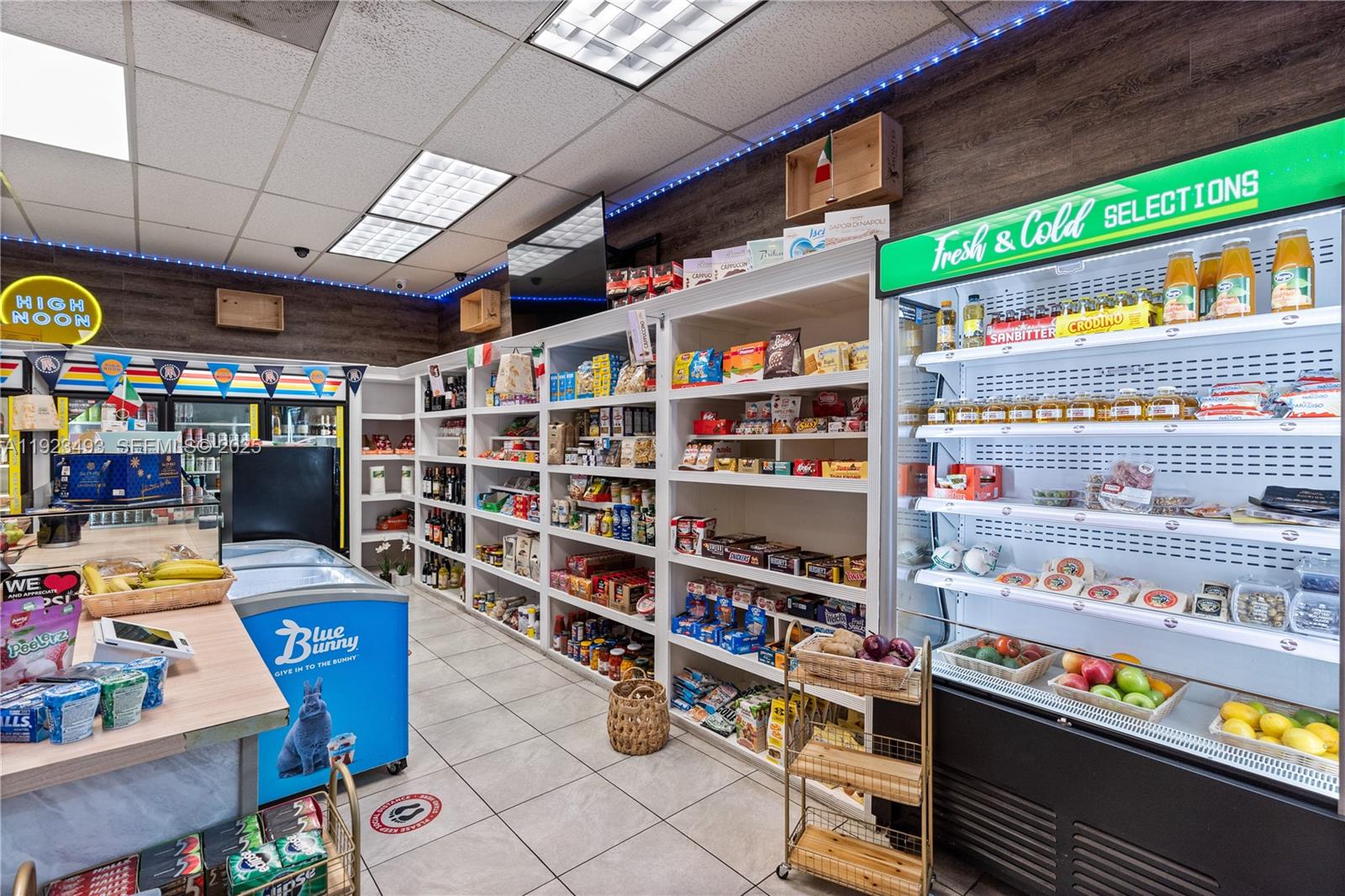 800 West Avenue, Unit 722 Miami Beach, FL 33139 - Photo 27 of 33 a room with storage and utility room