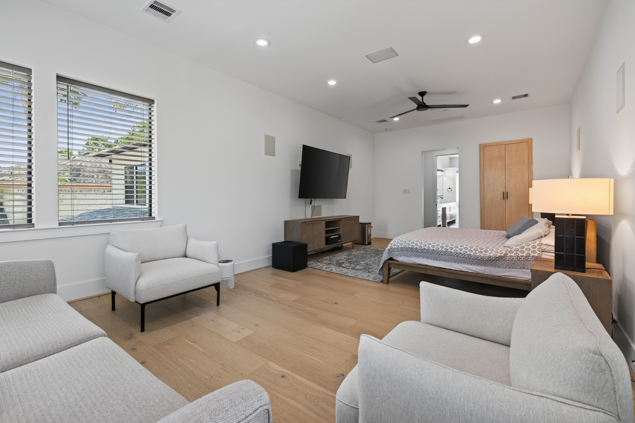 1432 Bingle Road Houston, TX 77055 - Photo 31 of 50 Gallery Image 31