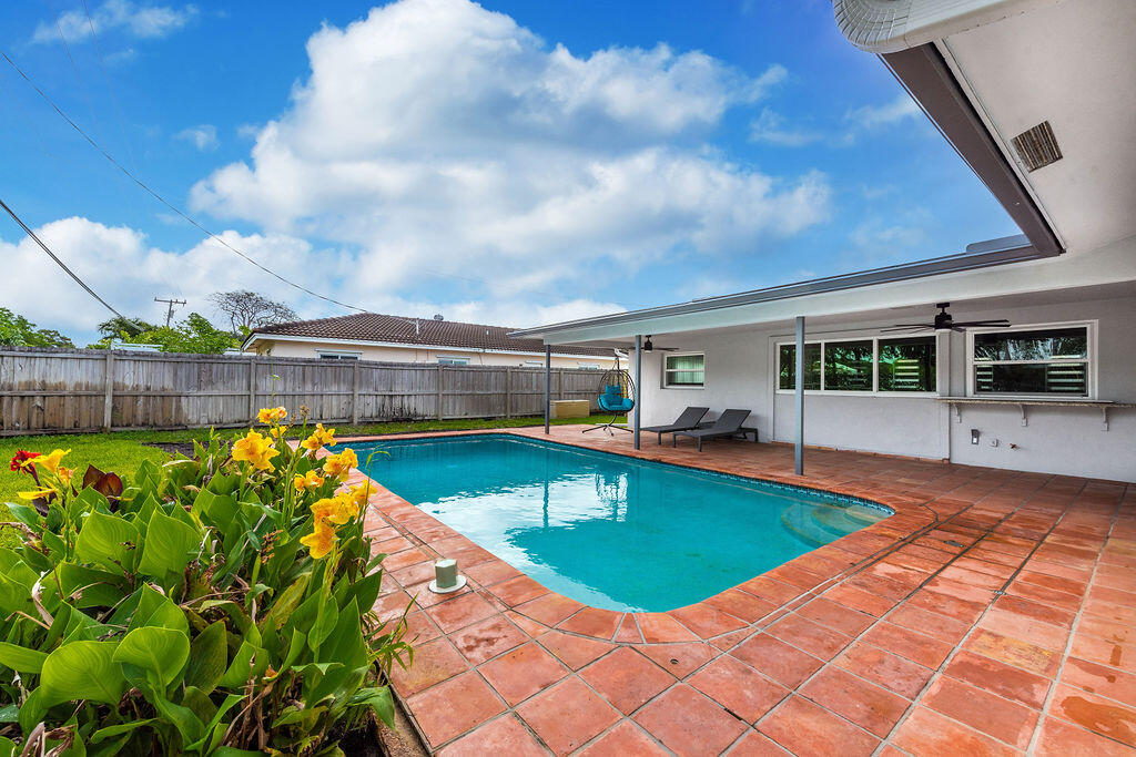 115 St Cloud Lane Boca Raton, FL 33431 - Photo 32 of 35 115StCloudLaneBocaRaton-73