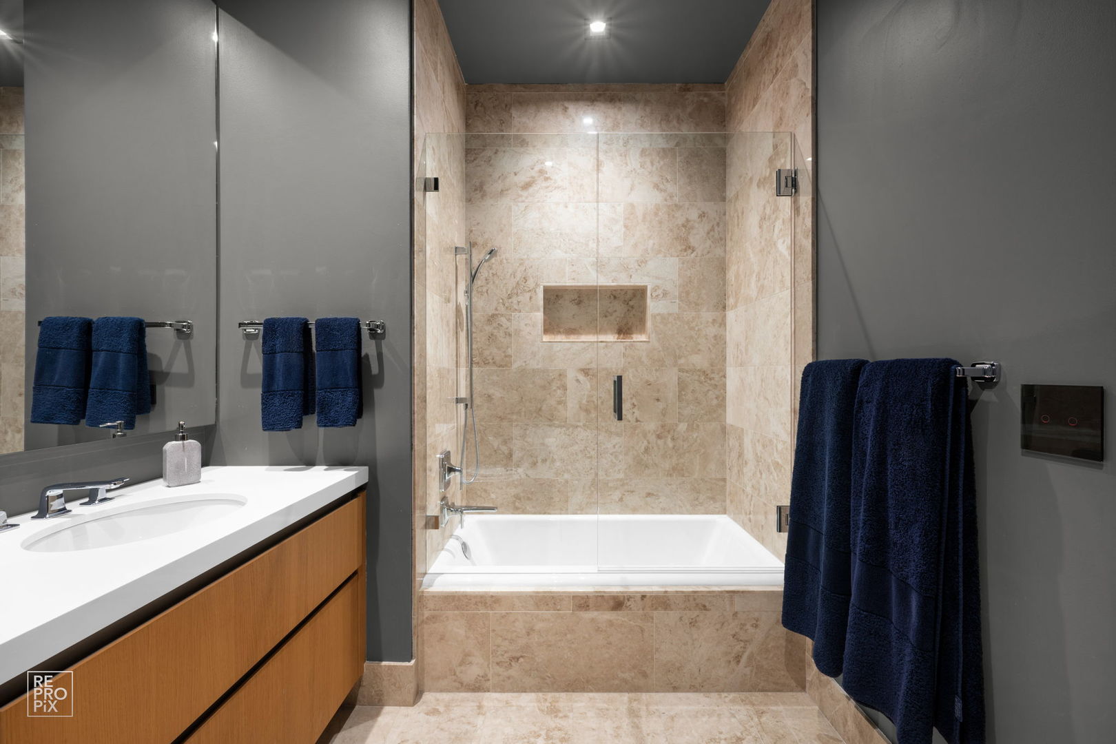 363 East Wacker Drive, Unit 2109 Chicago, IL 60601 - Photo 19 of 23