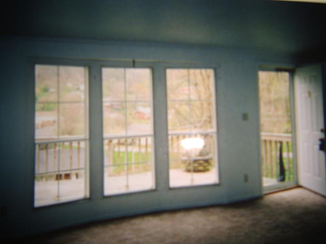 1147 Berry Road Elizabethton, TN 37643 - Photo 6 of 29 DSC02001