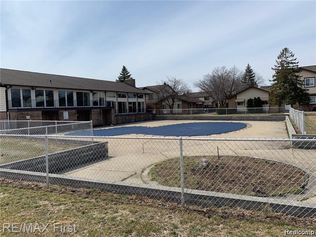8401 18 18 Mile Road, Unit 99 Sterling Heights, MI 48313 - Photo 35 of 36