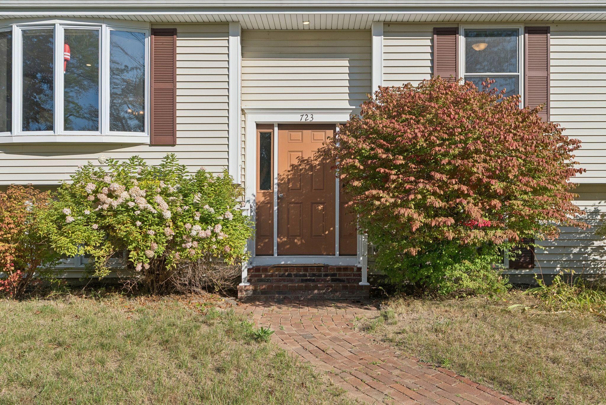 723 Hanson Ridge Road Sanford, ME 04083 - Photo 5 of 44 Front Door