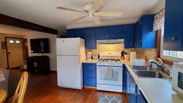 $3,200 | 6 Highview Avenue, Mashpee, MA 02649