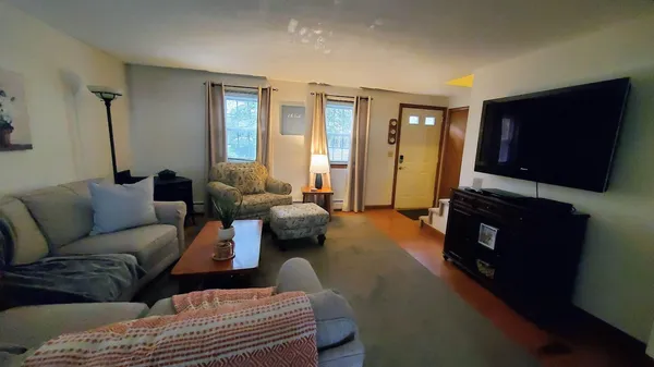$3,200 | 6 Highview Avenue, Mashpee, MA 02649