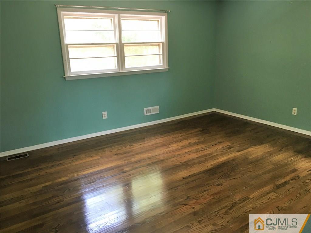 43 Agate Road East Brunswick, NJ 08816 - Photo 8 of 11 Gallery Image 8